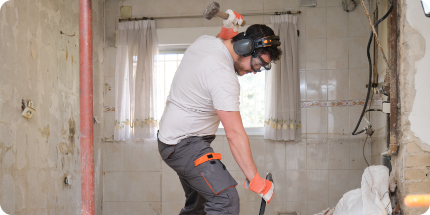 Wände entfernen oder ein altes Gebäude abtragen_ Finden Sie lizensierte Abbruchunternehmen mit dem passenden Equipment.